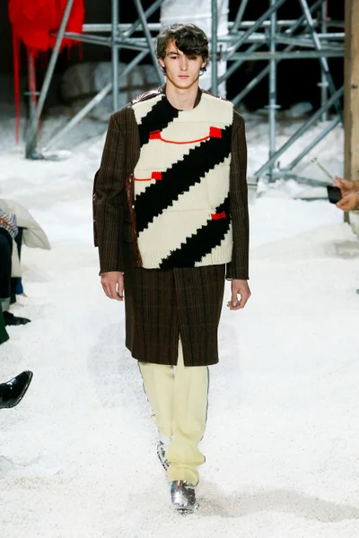 Look 40